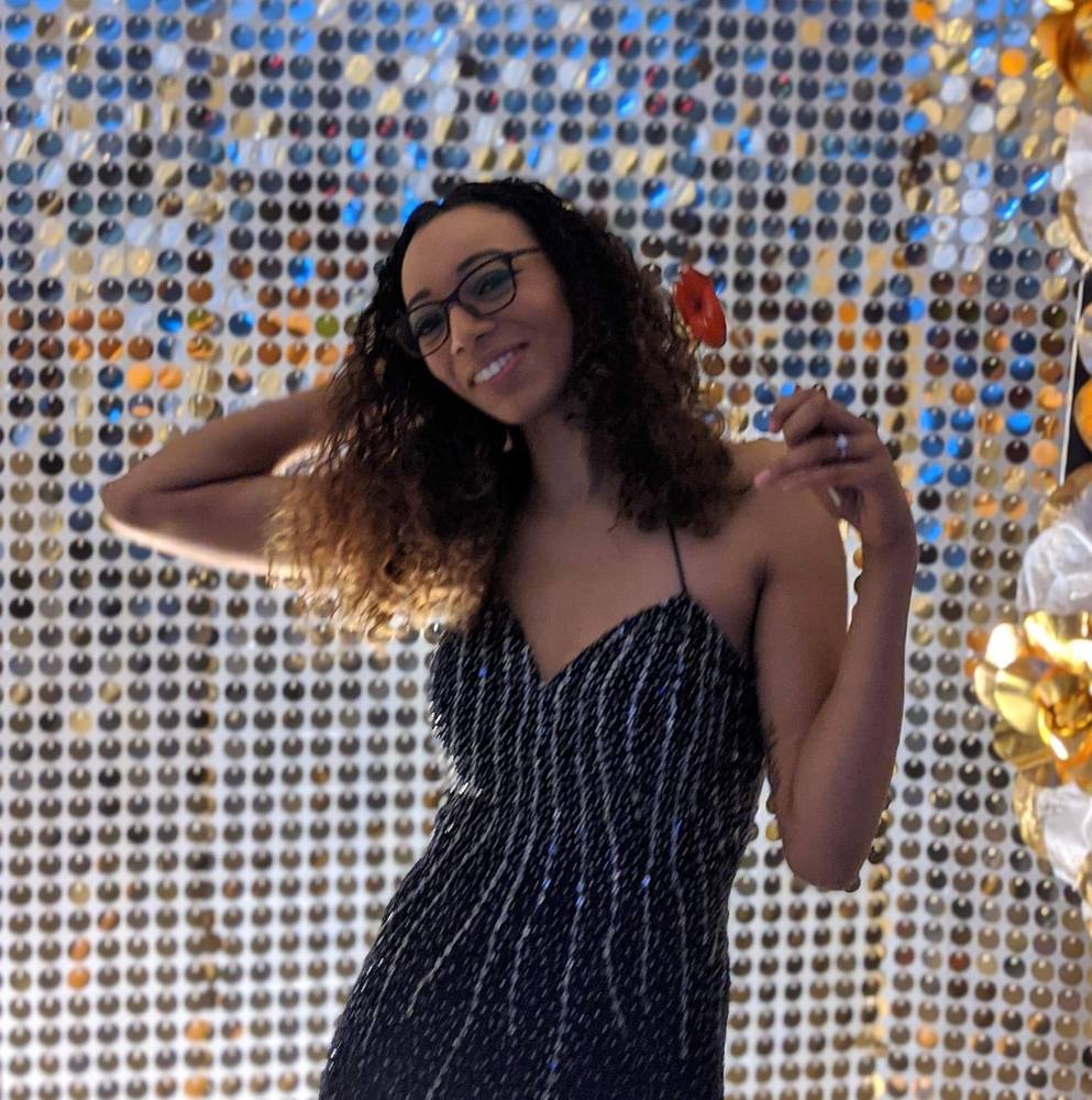 Meet your Posher, Alexis